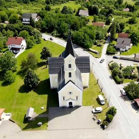 Apartman Josipa Drežnik Grad Exteriör bild