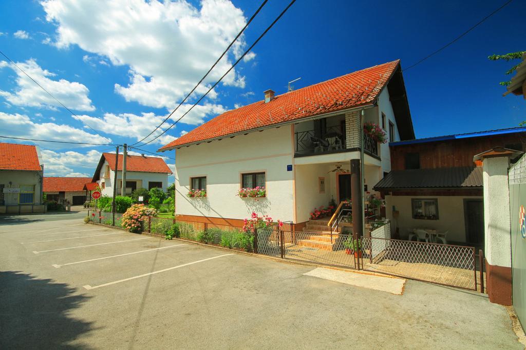 Apartman Josipa Drežnik Grad Exteriör bild