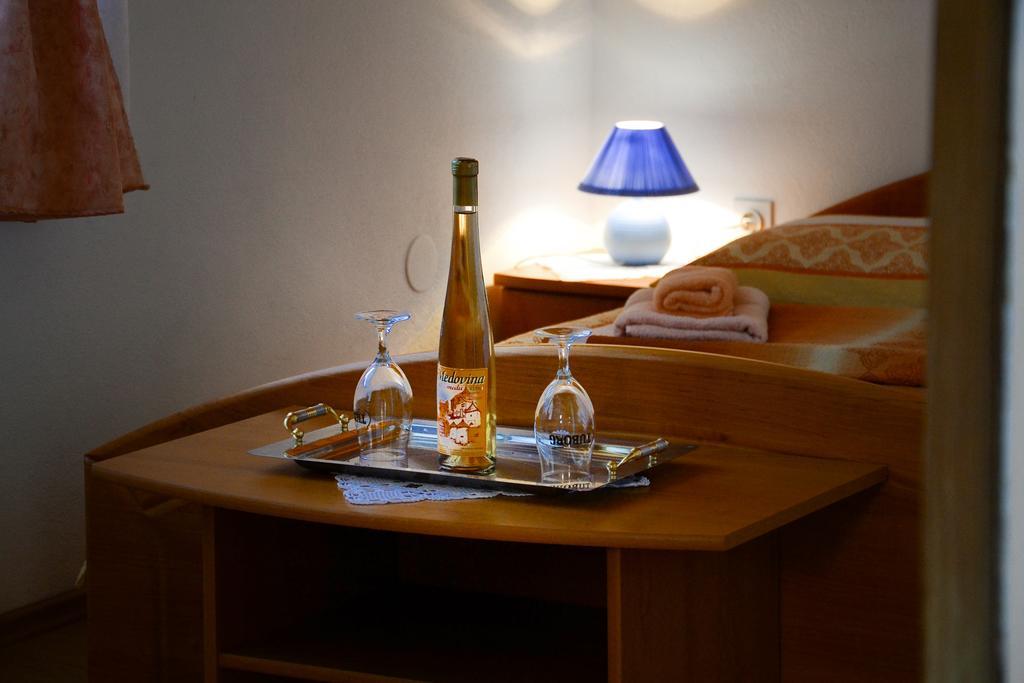 Apartman Josipa Drežnik Grad Exteriör bild